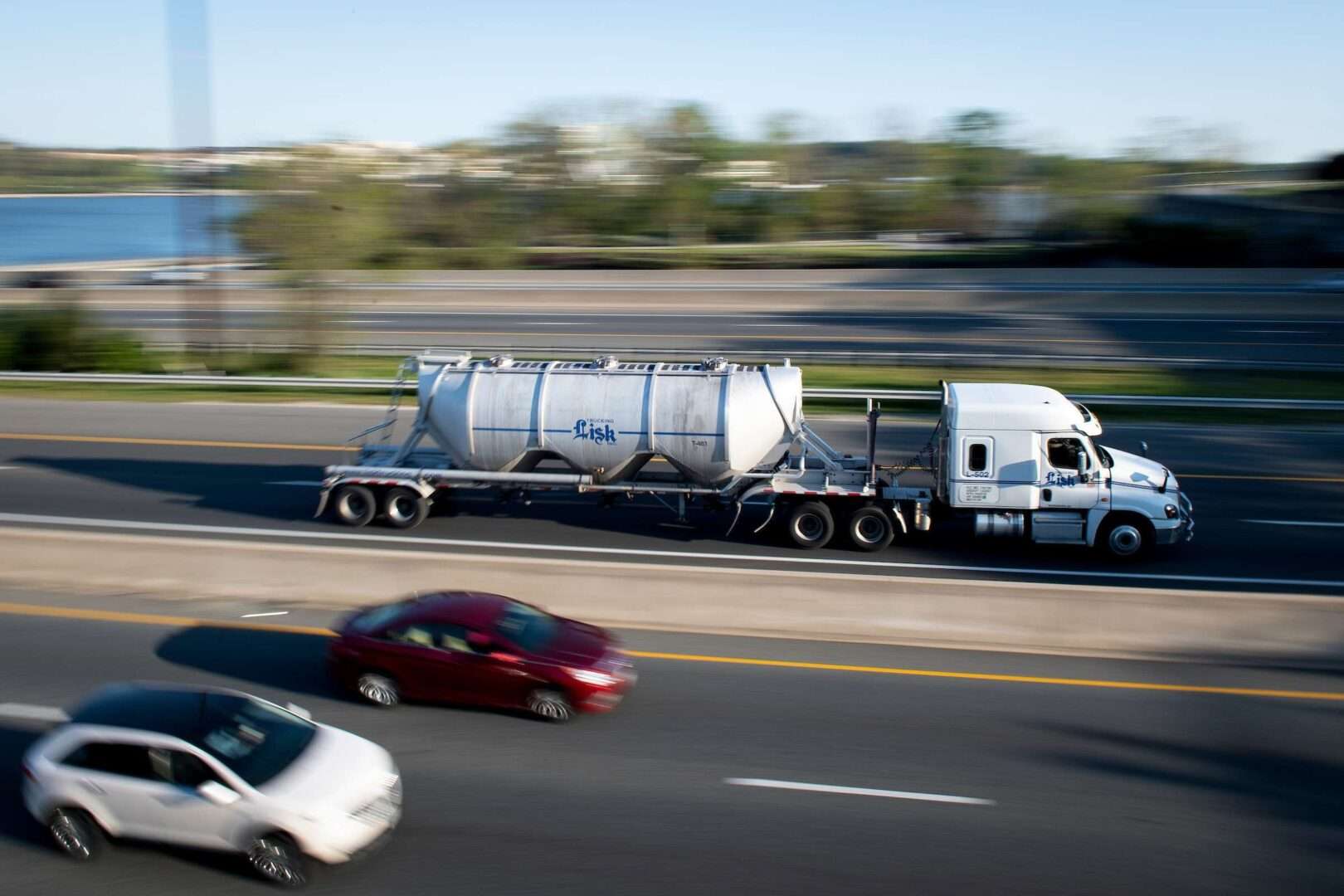 A new rule has triggered an outcry from small-fleet truckers that echoes their response when the EPA last tightened emission standards for big trucks 12 years ago.